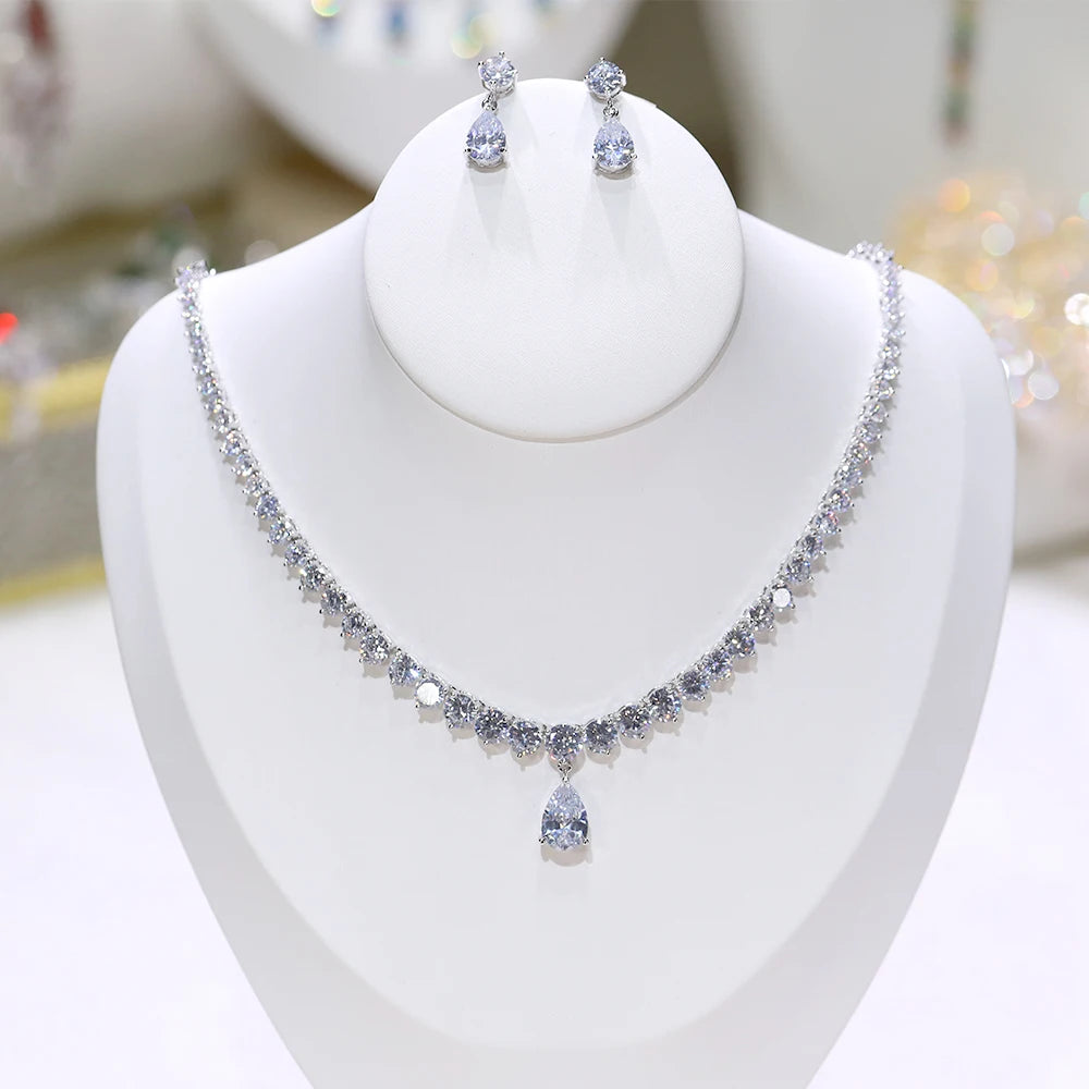 Conjunto de joias de noiva com brincos de zircônia de alta qualidade e colar gota d'água, e acessórios para vestido de noiva