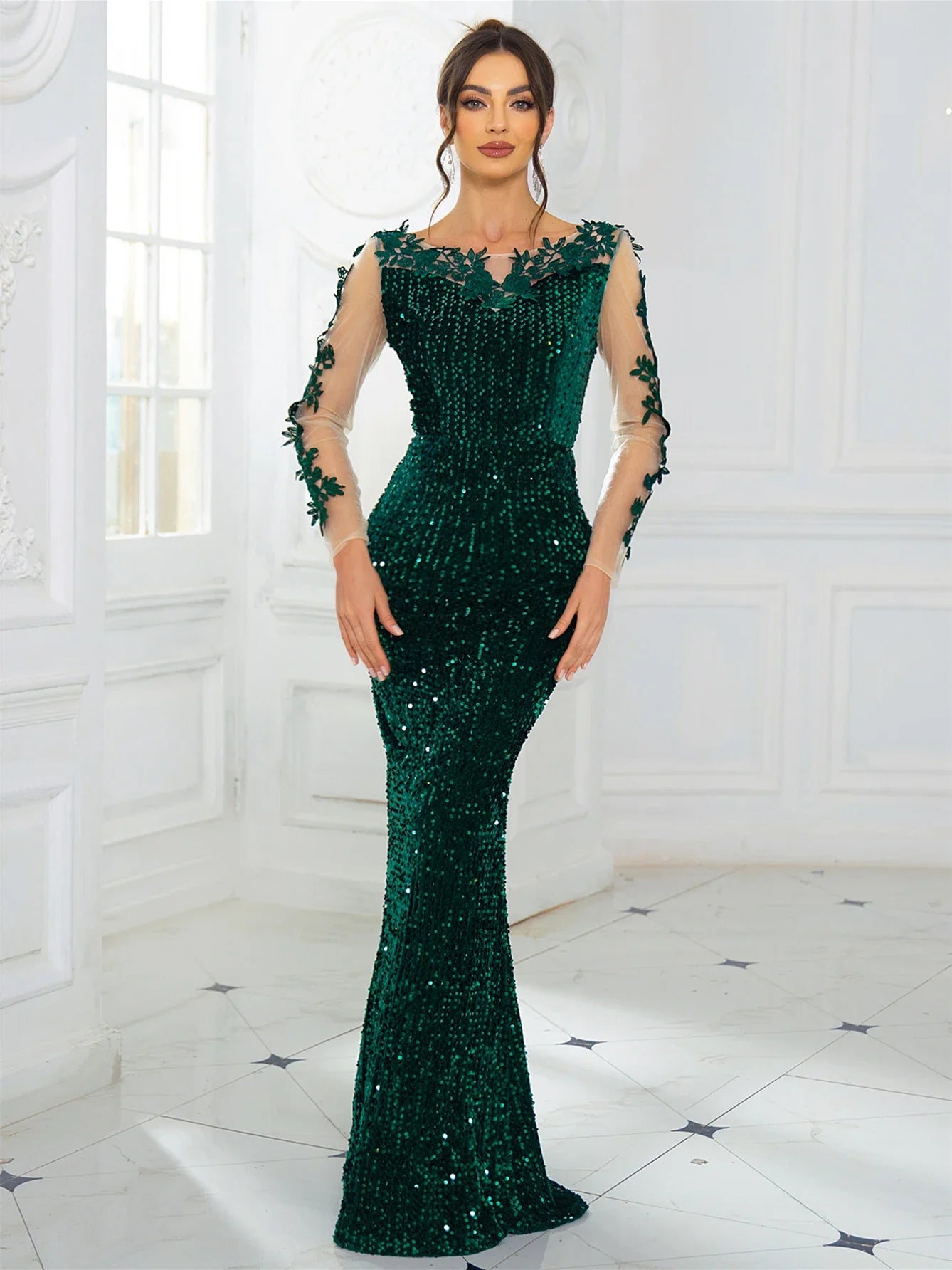 Vestido Longo Elegante de Noite em Veludo com Renda e Paetês, Costas Abertas, Vazado, Manga Comprida, para Formatura e Festa de Casamento