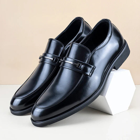 2025 New Metal Decorative Buckle Men's Slip On Loafers Banquets Comfortable Lightweight Non Slip Breathable Leather Shoes