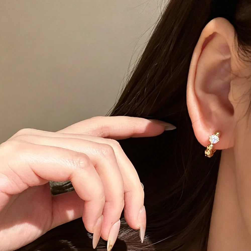 Dainty 0.3CT Round Cut D Color Moissanite Huggie Hoop Earrings for Women S925 Silver Minimalist Buckle Ear Fine Jewelry