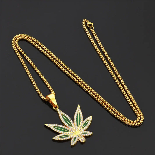 Personalized Punk Hip-hop Jewelry Necklace With Oil Inlaid Diamond Alloy Maple Leaf Pendant And Accessory Material