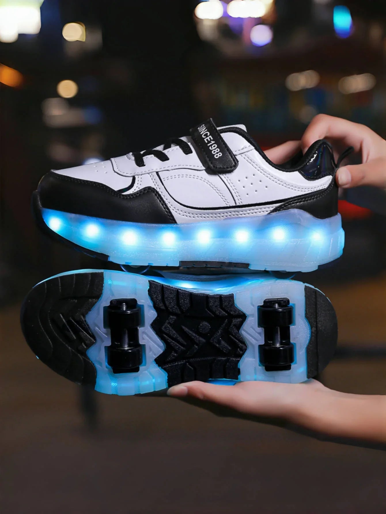 Popular and fashionable children's and teenagers' walking shoes upgraded version enhances stability, detachable dual-use sports
