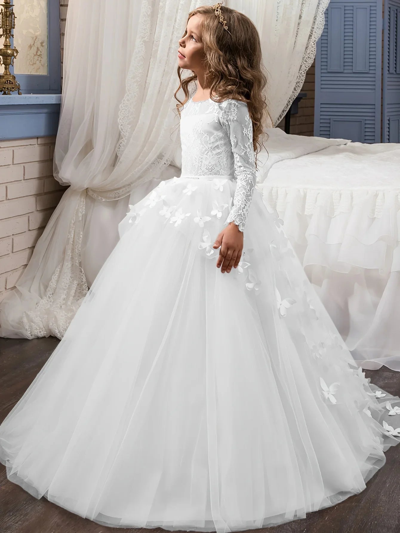 Elegant and lovely butterfly floor mopping flower girl wedding dress, lace long sleeved ball dress