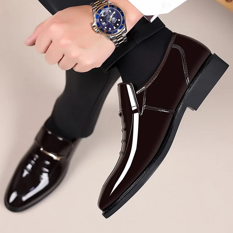 Sapatos Masculinos de Couro Envernizado Sapatos Sociais Casuais Bico Fino Mocassins Slip-on para Homens Luxo Festa Casamento Sapatos Tamanhos Grandes2023