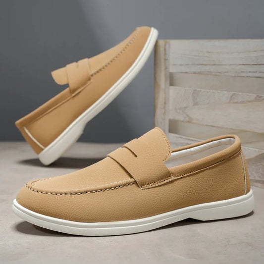 Novos mocassins masculinos respiráveis estilo britânico, sapatilhas casuais juvenis, sapatos de condução