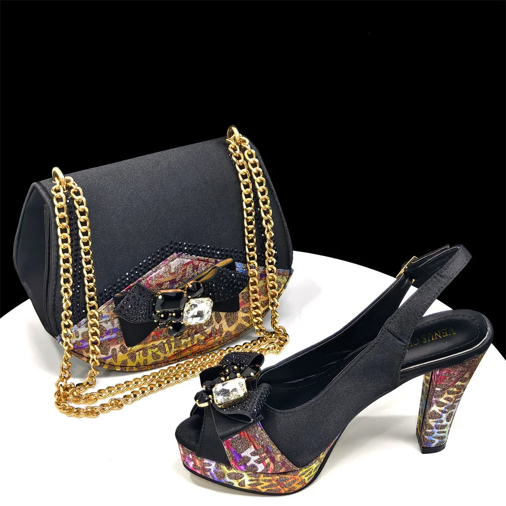 Sapatos Elegantes Femininos de Salto para Festa Dedo Aberto Design em Material Especial Sandálias Italianas com Strass e Conjunto à Escolher 2024