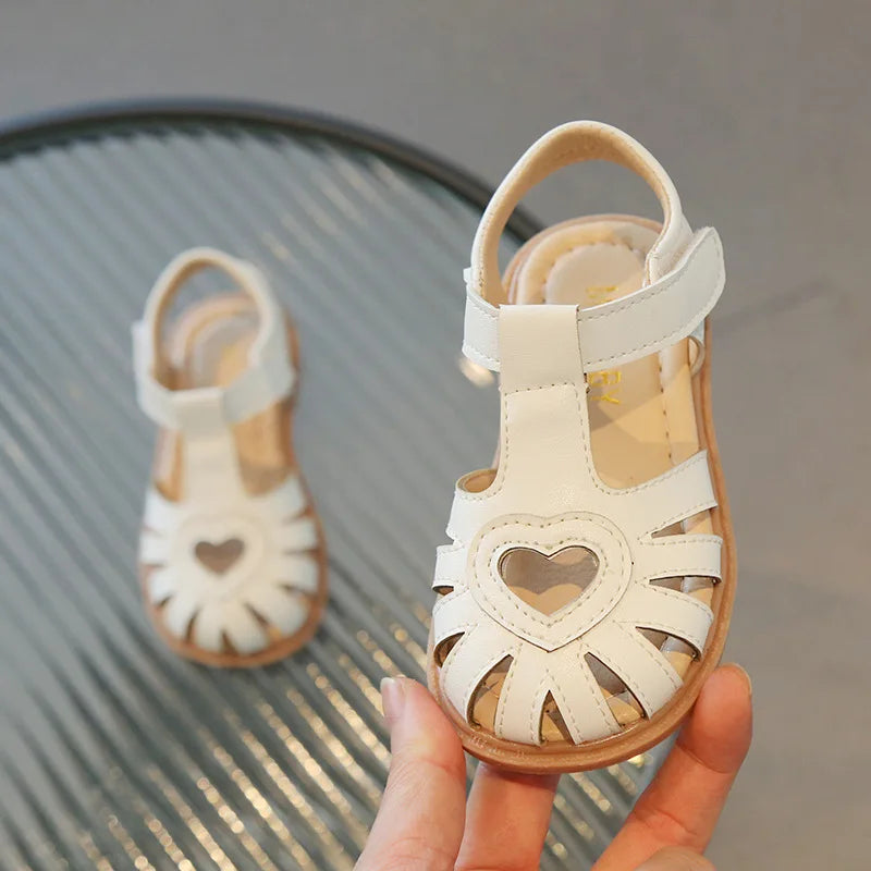 2026Sandals for Baby Girls Summer Cut-Outs Heart-shaped Lolita Princess Shoes Fashion Children's beach Sandals Kids Garden Shoes