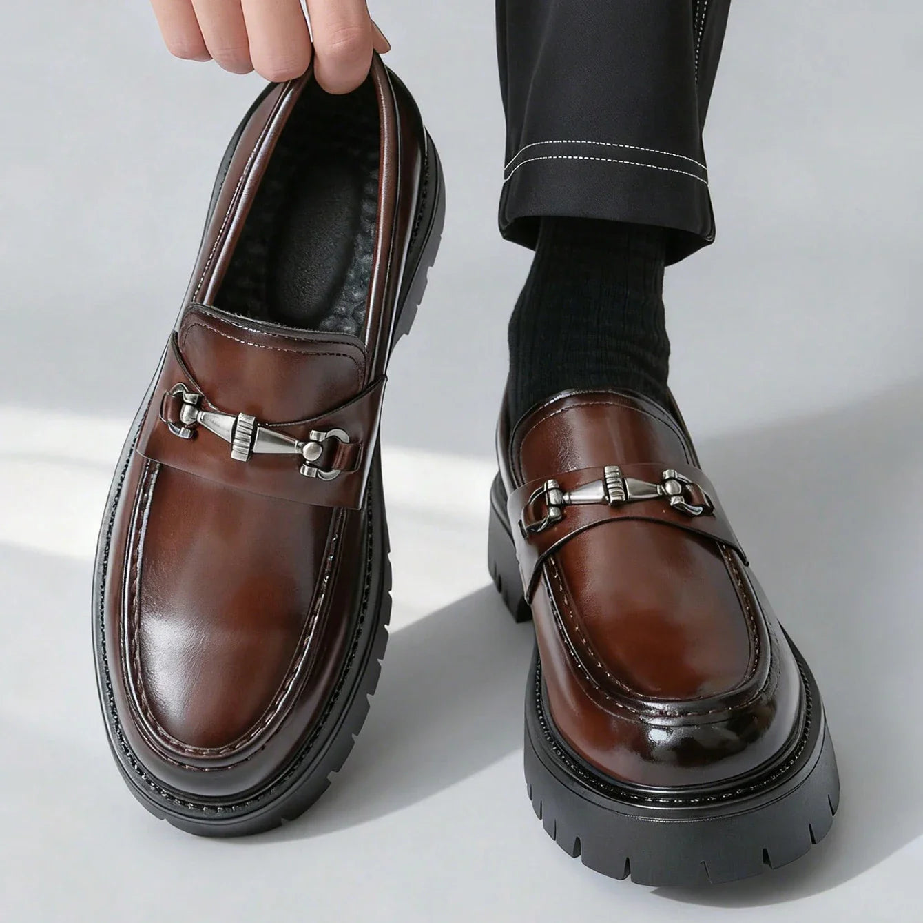 Europe Fashion Thick Sole Men's Penny Loafers Slip-On Business Dress Shoes Gentleman Glossy Buckle Formal Party Black Shoes