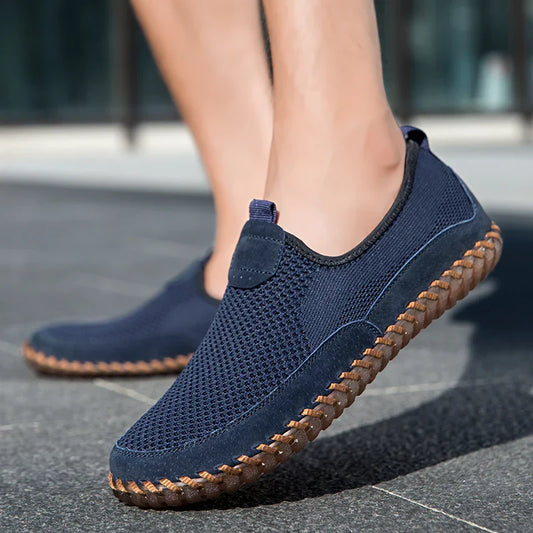 Breathable Men Casual Shoes Lightweight Outdoor Male Walking Shoes Anti-slip Men's Sneakers Slip on Flats Vulcanized Shoes 2025