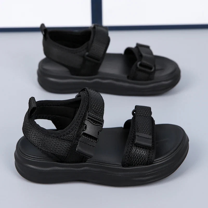 A pair of children's summer open-toe mesh sports sandals, soft, comfortable, cool and casual shoes, size 30-38,BD-L05