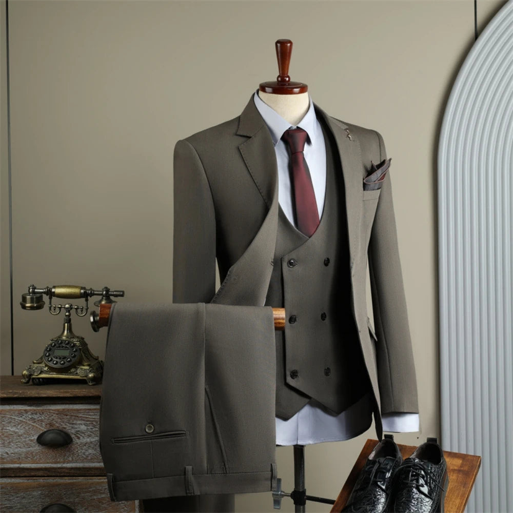 Terno masculino de lapela chanfrada, 3 peças, blazer, colete e calças, conjunto de terno formal de negócios de dois botões para homens, trajes elegantes para casamentos