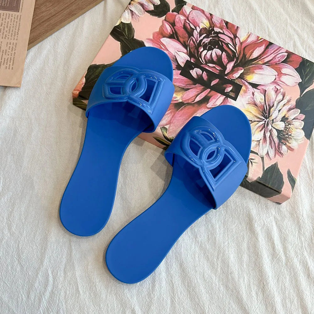 2026 Summer New Women's Casual Versatile Cool Slippers Beach Non Slip Flat Slippers