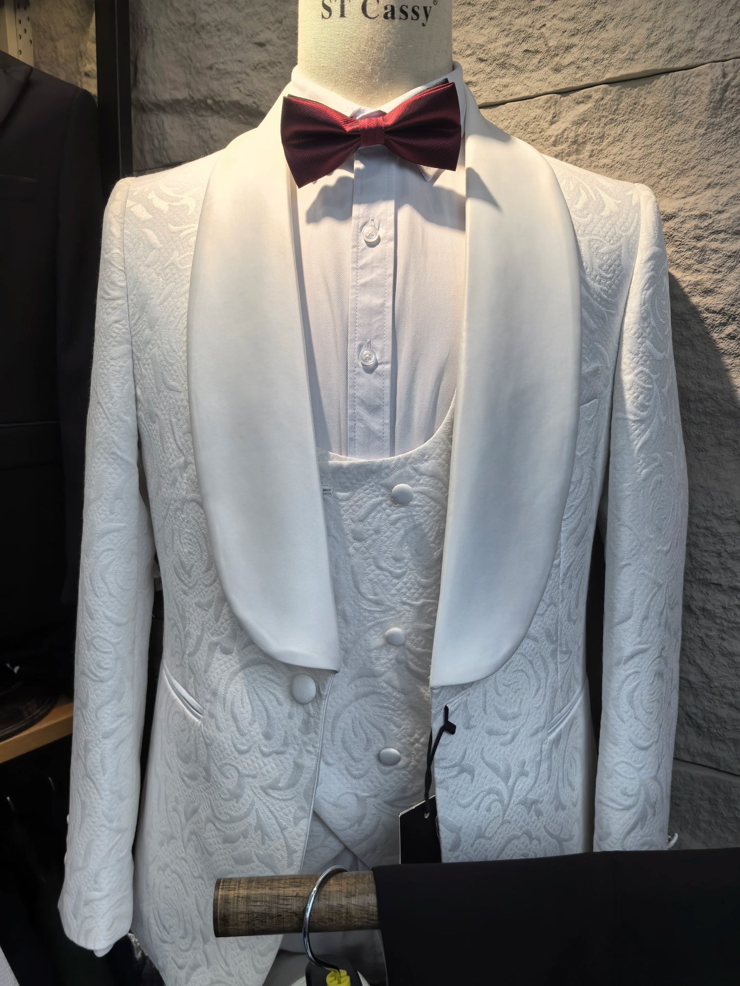 High Quality white party outfit for man luxury Retro carving Slim Fit Tuxedo Prom Suit Fashion Male Groom Wedding