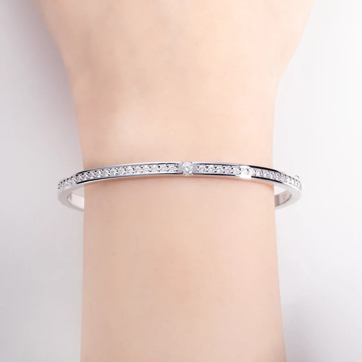 2.017cttw Moissanite Eternity Bracelet 925 Sterling Silver 18K White Gold Plated Classic Bangle for Women Gifts