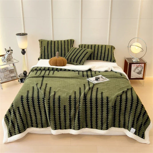 Super Thick and Warm Flannel Blanket Super Soft Fluffy Queen Size Bed Blanket Cozy Skin-friendly Multifunctional Nap Blanket
