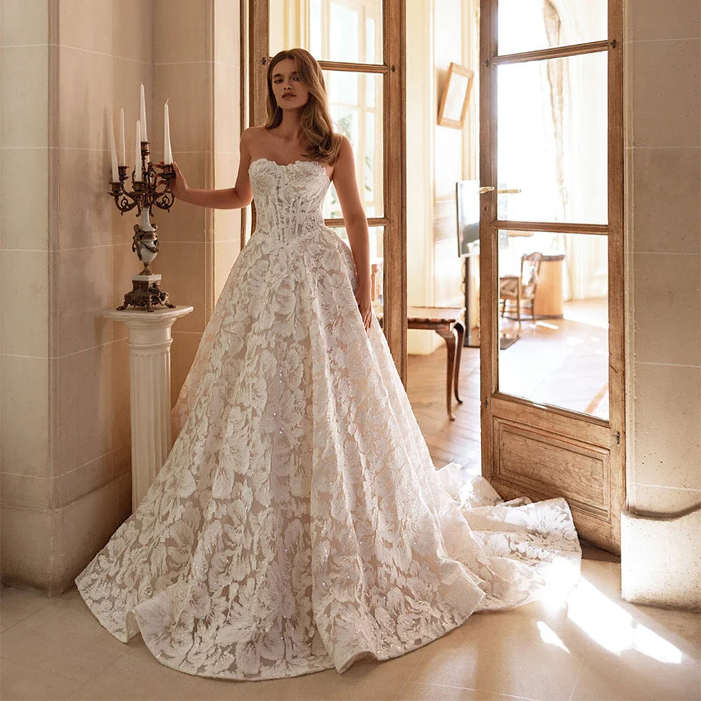Luxury Full Lace A-line Wedding Dress Sexy Backless Sleeveless Customizable Bridal Gown for Special Occasions