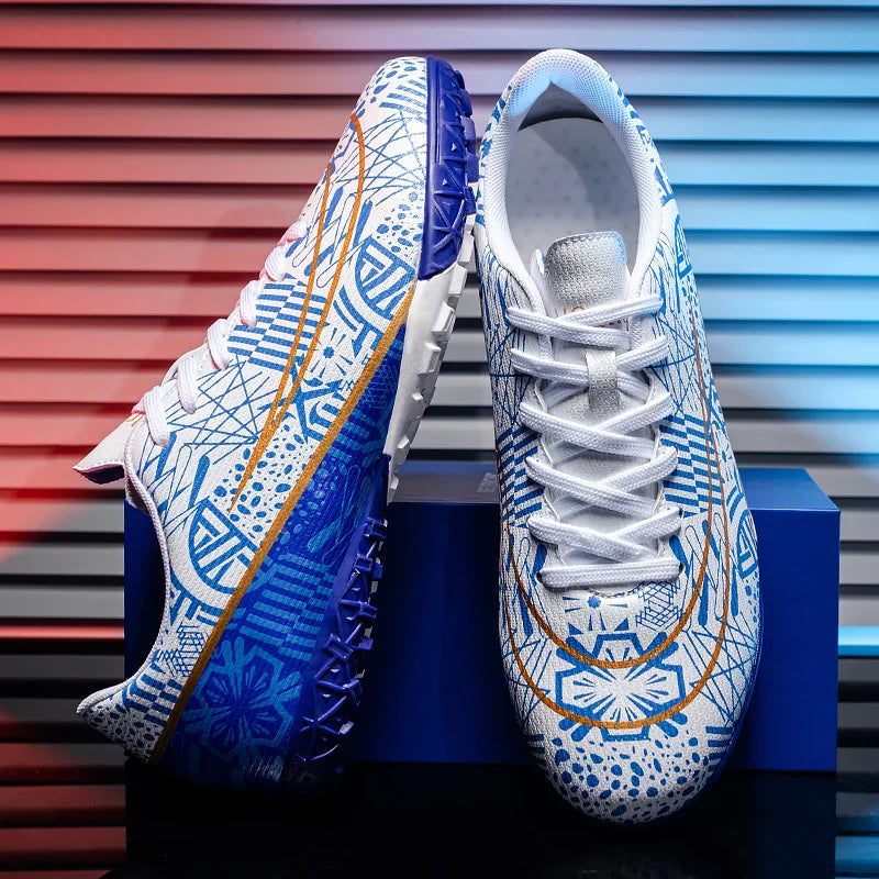 Premium turf soccer shoes, unisex, TF and FG, anti-slip and wear-resistant, available in two colors to choose from. stitching