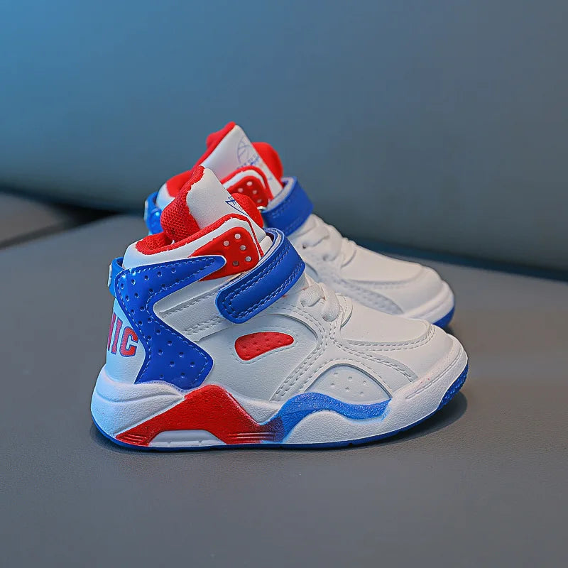 Children's basketball shoes are soft and fashionable