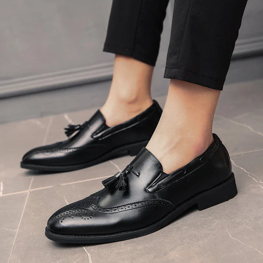 Tassel Carving Loafer Shoes Men Slip on Driving Moccasins Mens Comfortable Leather Shoes Men Wedding Shoes Fashion Casual Shoes