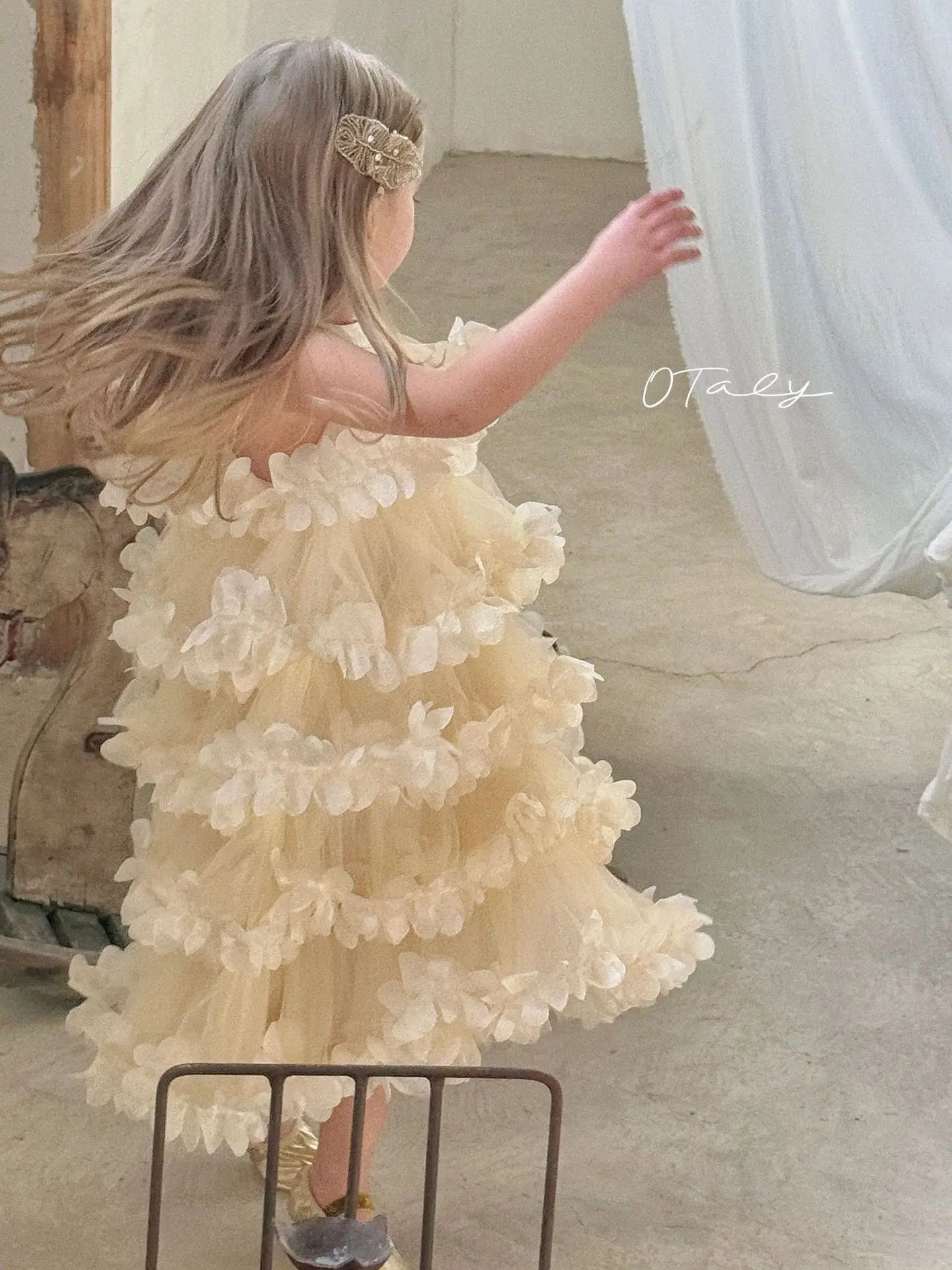 2025 Spring Summer New Children Clothing Girls Neck Hanging Flower Layered Long Dress Korean Children Birthday Princess Dress
