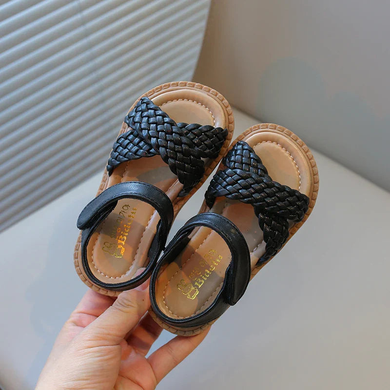 Toddlers Girls Sandals Kids Princess Beach Shoes 2026 Brand New Cross Tied Weave Style Fashion Children Summer Sandals Soft Cute
