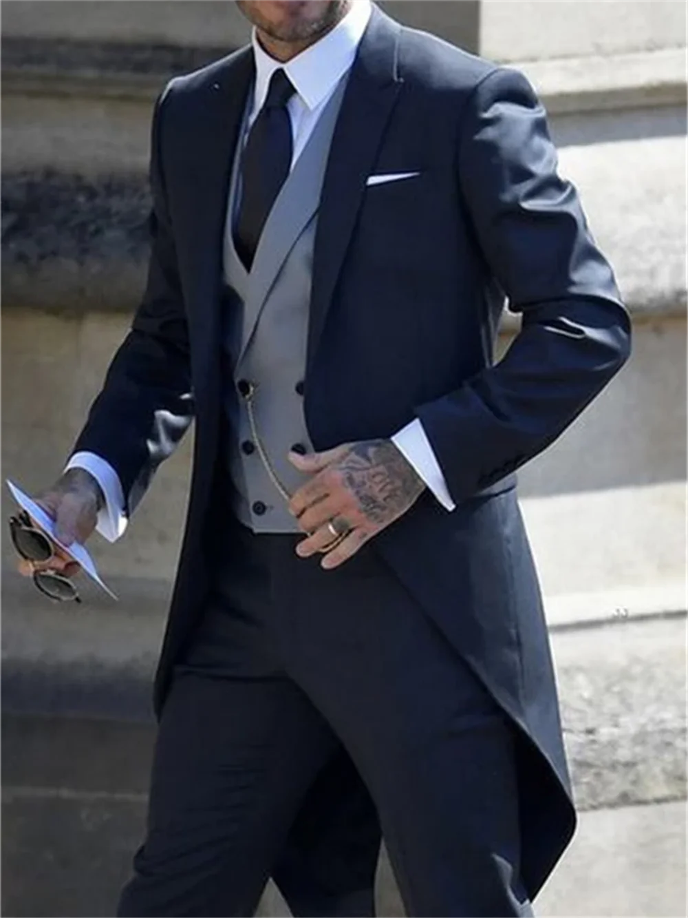 3 Pieces Italian Gentleman Style Wedding Man Long Tail Coat Groom Prom Tuxedos Formal Mens Suits (Jacket +Pants +Vest)