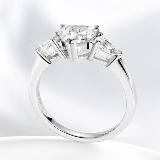 1CT 2CT 3CT 4CT Heart Cut Moissanite Ring for Women 3 Stones Lab Diamond Wedding Band 925 Sterling Silver Jewelry