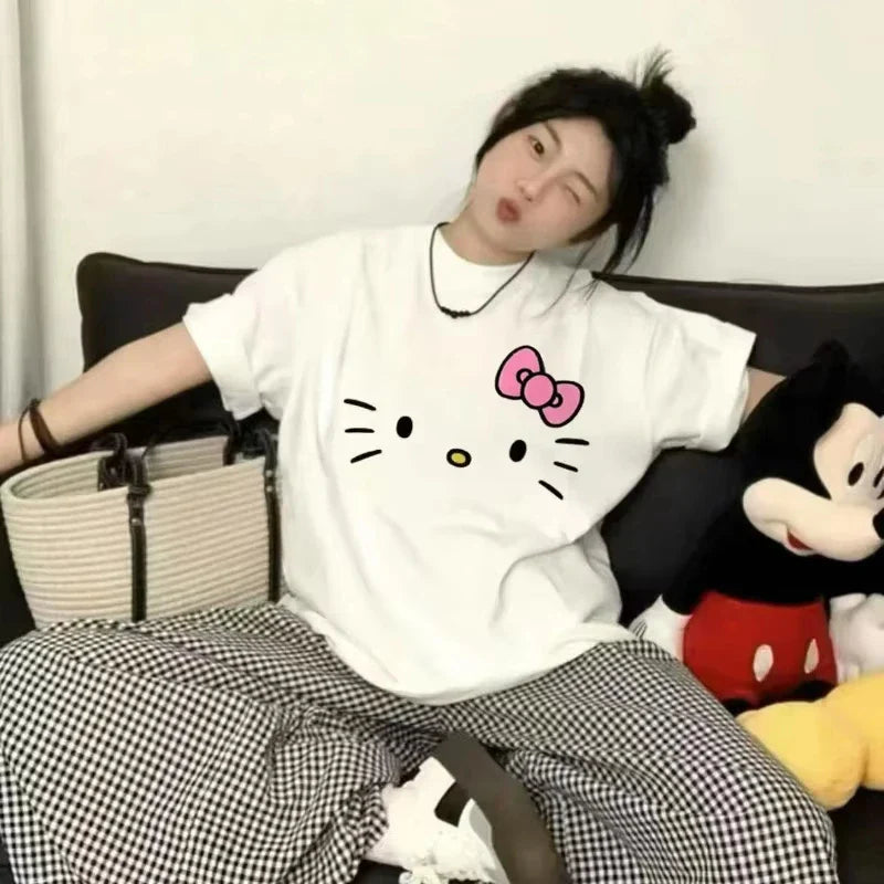 Camiseta Hello Kitty Desenho Animado 2025 Simples Solta Fofa Gola Redonda Tendência Casual Verão Algodão Manga Curta Moda Y2K Top Camiseta