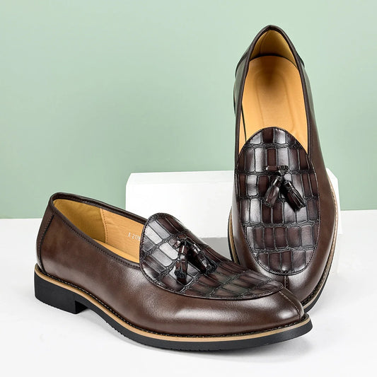 New Men Formal Leather Shoes British Style Tassels Loafers Pointed Toe Breathable Non-Slip Business Casual Wedding Office Shoes