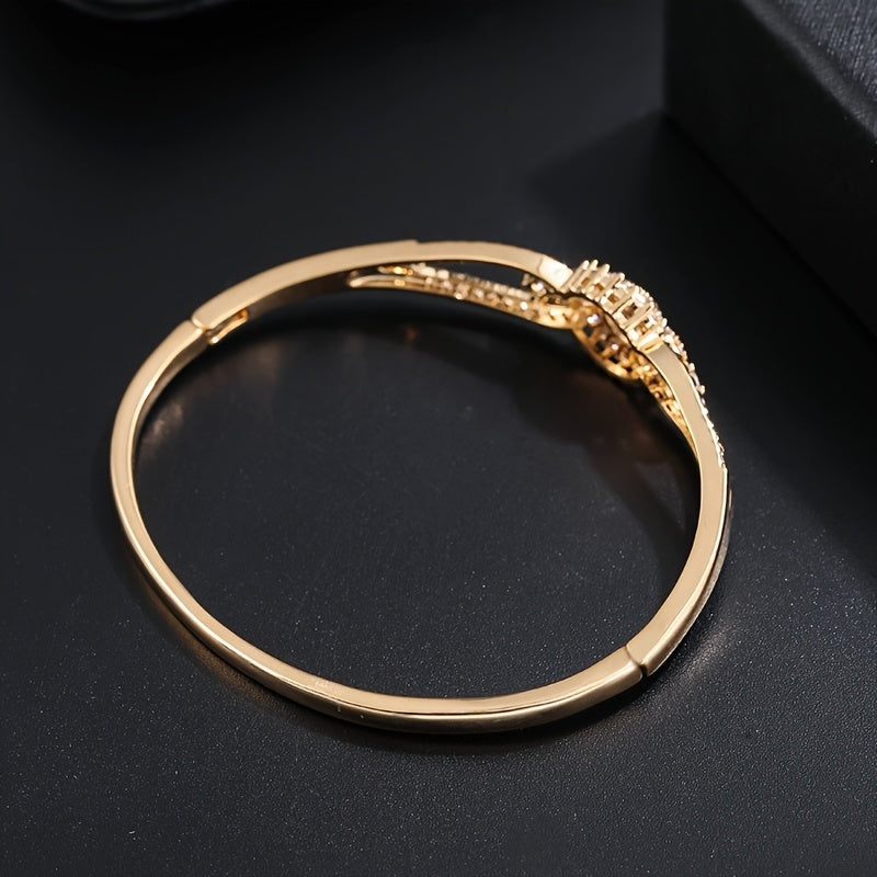 Elegant And Sophisticated Zirconia Bracelet With A Trendy And Minimalist Design