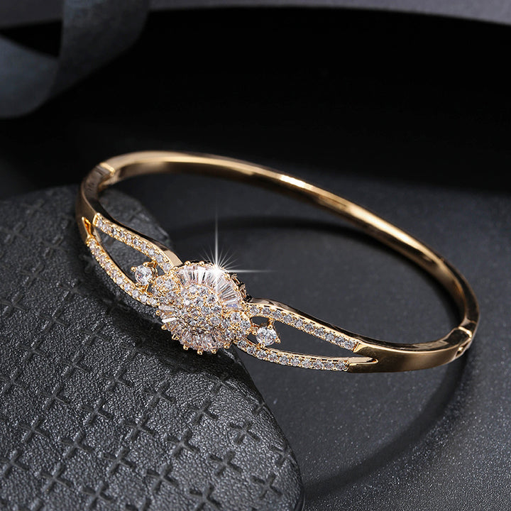 Elegant And Sophisticated Zirconia Bracelet With A Trendy And Minimalist Design