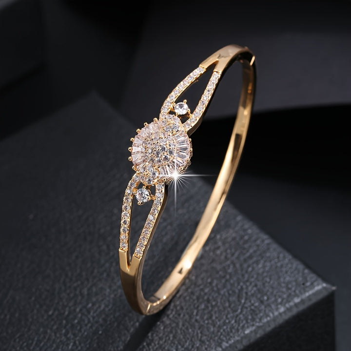 Elegant And Sophisticated Zirconia Bracelet With A Trendy And Minimalist Design