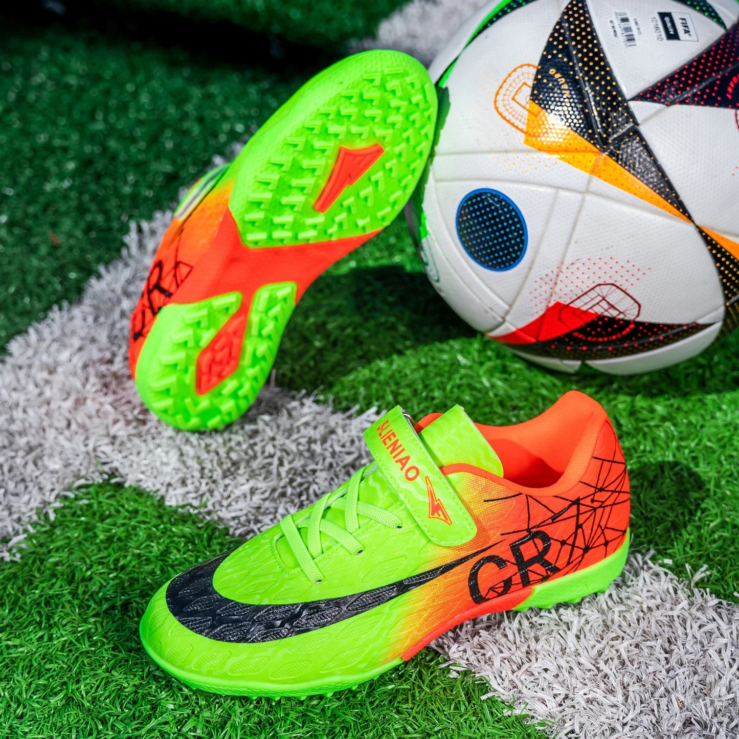 Professional Kids Soccer Shoes Football Boots Ultralight Cleats Non-Slip Training Match Football Shoes For Boys And Girls