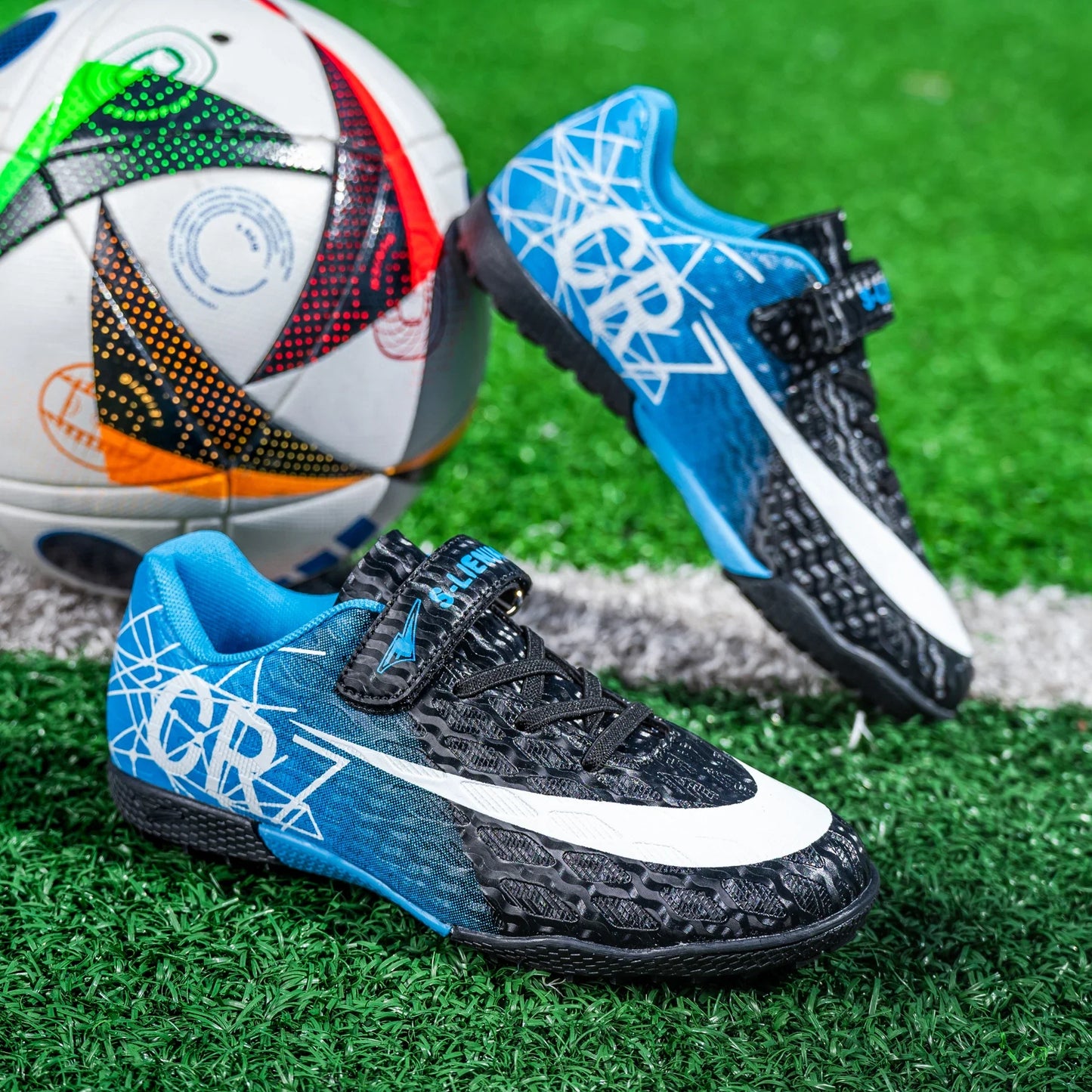 Professional Kids Soccer Shoes Football Boots Ultralight Cleats Non-Slip Training Match Football Shoes For Boys And Girls