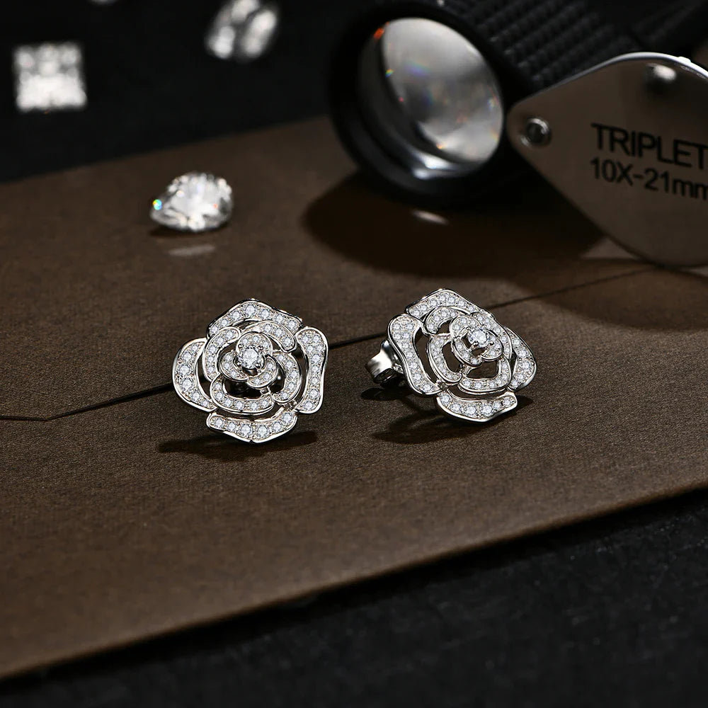 New S925 Silver Diamond Moissanite Stud Earrings for Women 18k Gold Plated Sparkling Flower Wedding Fine Jewelry Travel