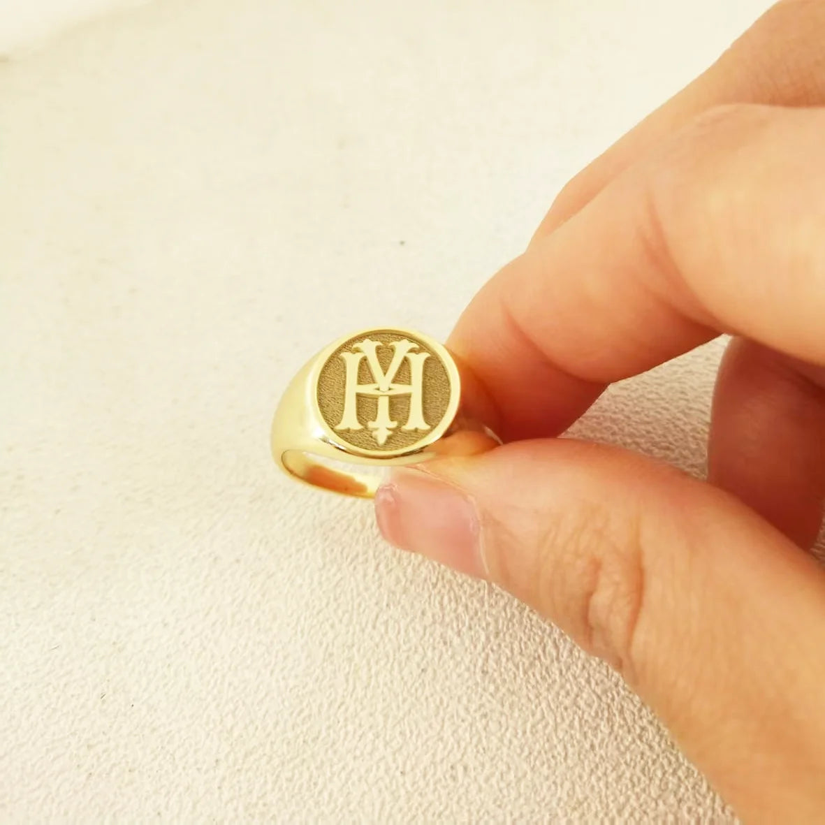 Custom  Engraved Pinky Ring 13mm Round Signet  Ring Custom Family Badge ring for Women Men Ring Copper Jewelry
