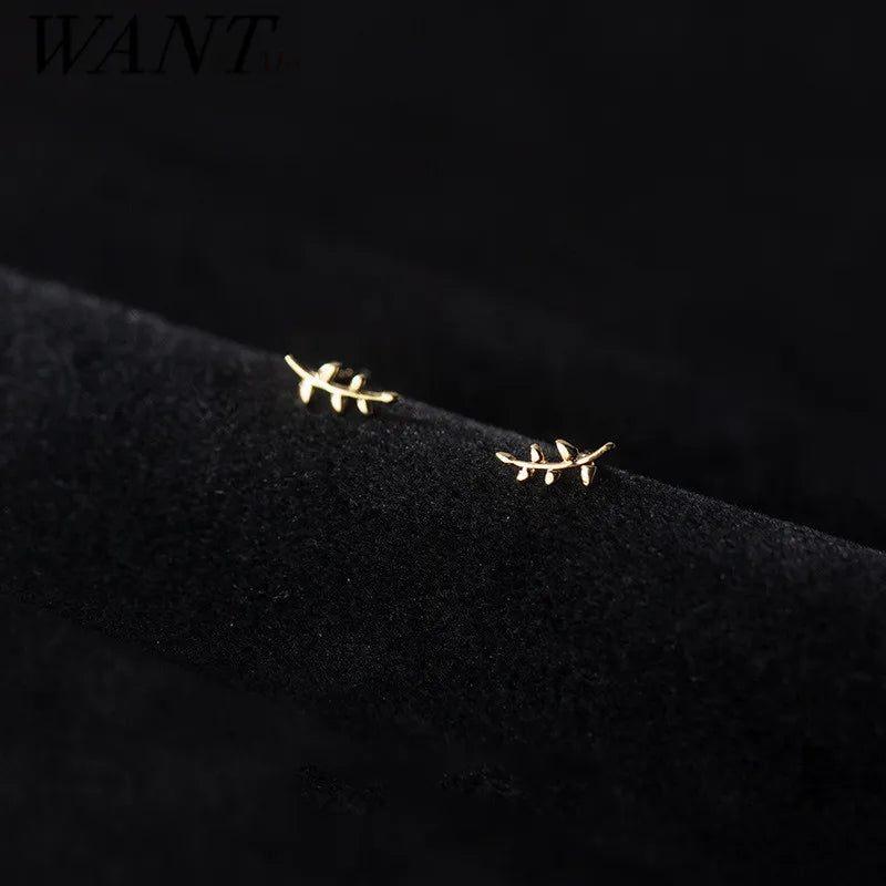 925 Sterling Silver Fashion Cute Romantic Leaf Small Stud Earrings for Women Simple Party Piercing Jewelry Accessories