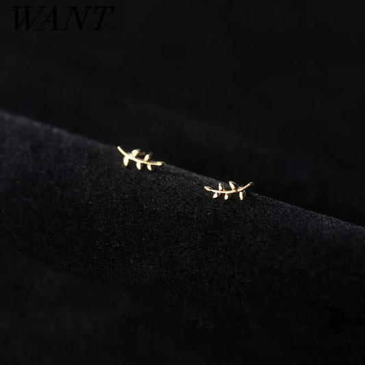 925 Sterling Silver Fashion Cute Romantic Leaf Small Stud Earrings for Women Simple Party Piercing Jewelry Accessories