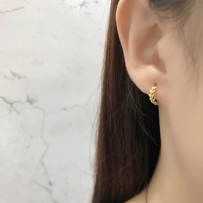 925 Sterling Silver Minimalist 18k Gold Plated Leaf Stud Earrings for Women Charm Teen Party Jewelry Ear Buckle Female