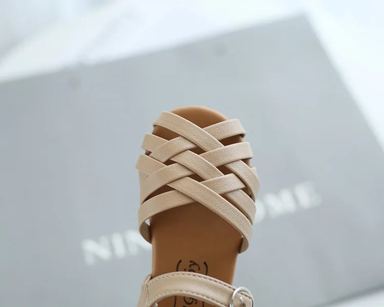 2026 Cross-tied Summer Girls Beach Shoes Classic Black White Pink Roman Sandals Cut-outs Kids Girl Sandals for Children H05144
