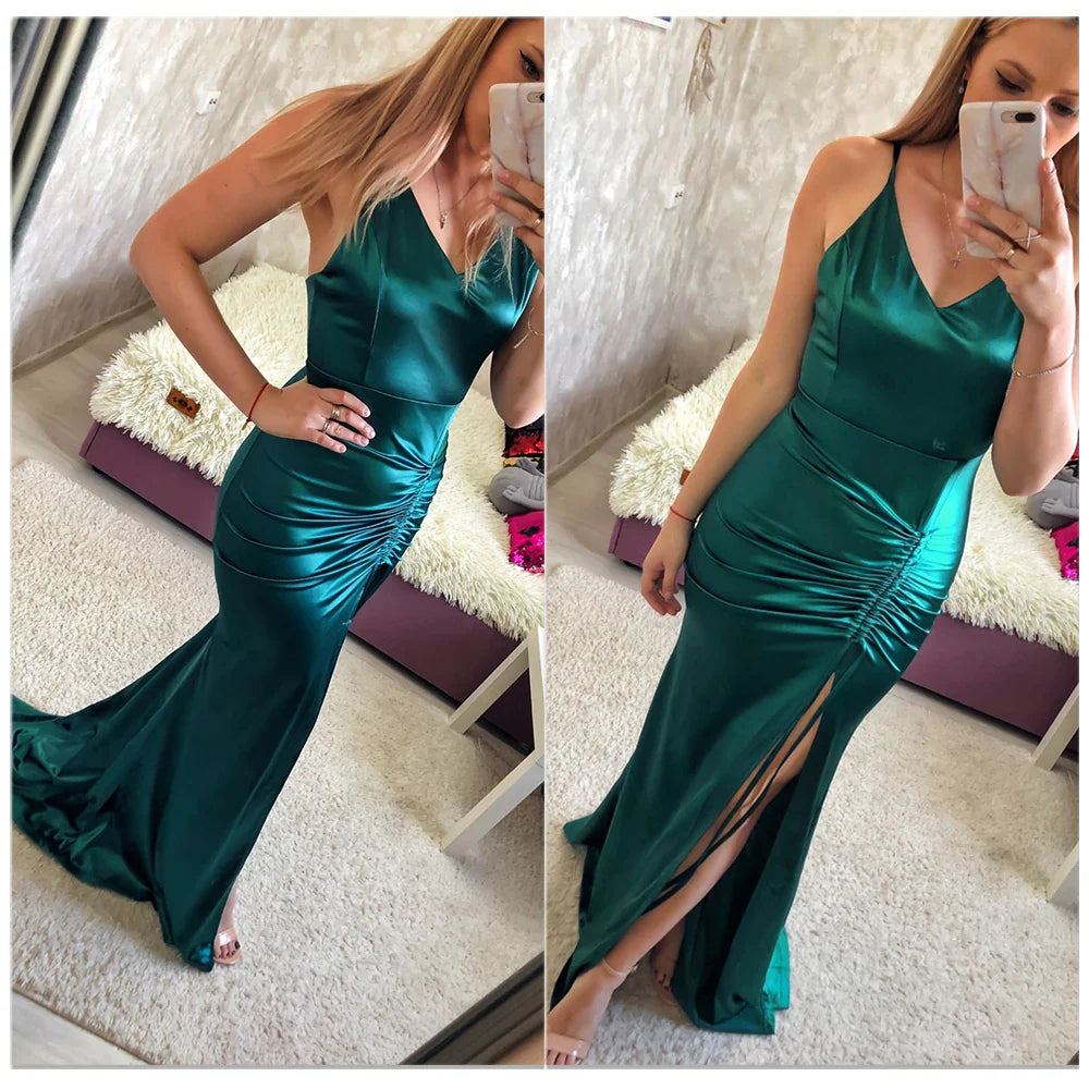 Vestido de Noite Longo Sereia Esmeralda Verde com Cordão Drapeado, Decote V, Fenda e Cetim Elástico para Festa de Casamento Madrinha