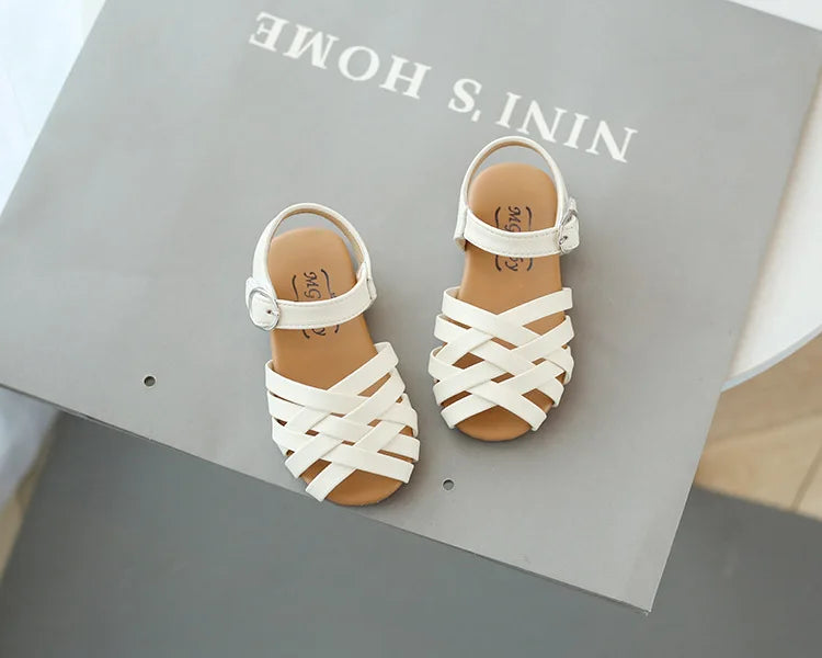 2026 Cross-tied Summer Girls Beach Shoes Classic Black White Pink Roman Sandals Cut-outs Kids Girl Sandals for Children H05144