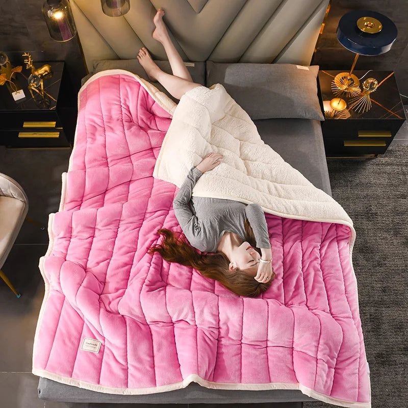 Super Soft Warm Throw Blanket Three-Layer Thick Velvet Solid Color Bedspread Coral Fleece Home Throws Adult Bed Cover Winter
