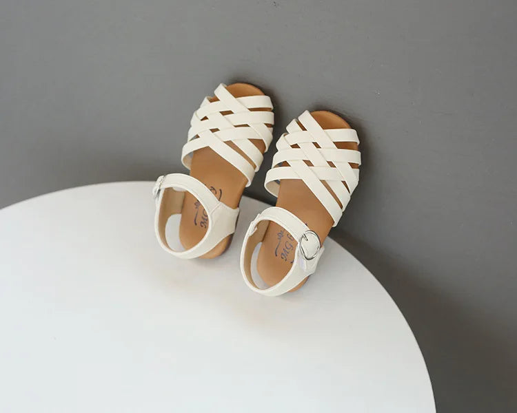 2026 Cross-tied Summer Girls Beach Shoes Classic Black White Pink Roman Sandals Cut-outs Kids Girl Sandals for Children H05144