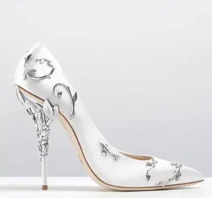 Scarpins Femininos Elegantes de Seda 10CM Salto Alto Flor de Metal Sapatos de Noiva Bico Fino Sapatos de Salto Alto Scarpins de Festa Femininos Pretos