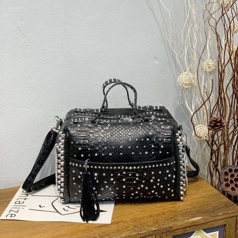 Women's bag luxury designer purses and handbags Shoulder bags vintage Rivet tote bag for women Large capacity travel bag purse