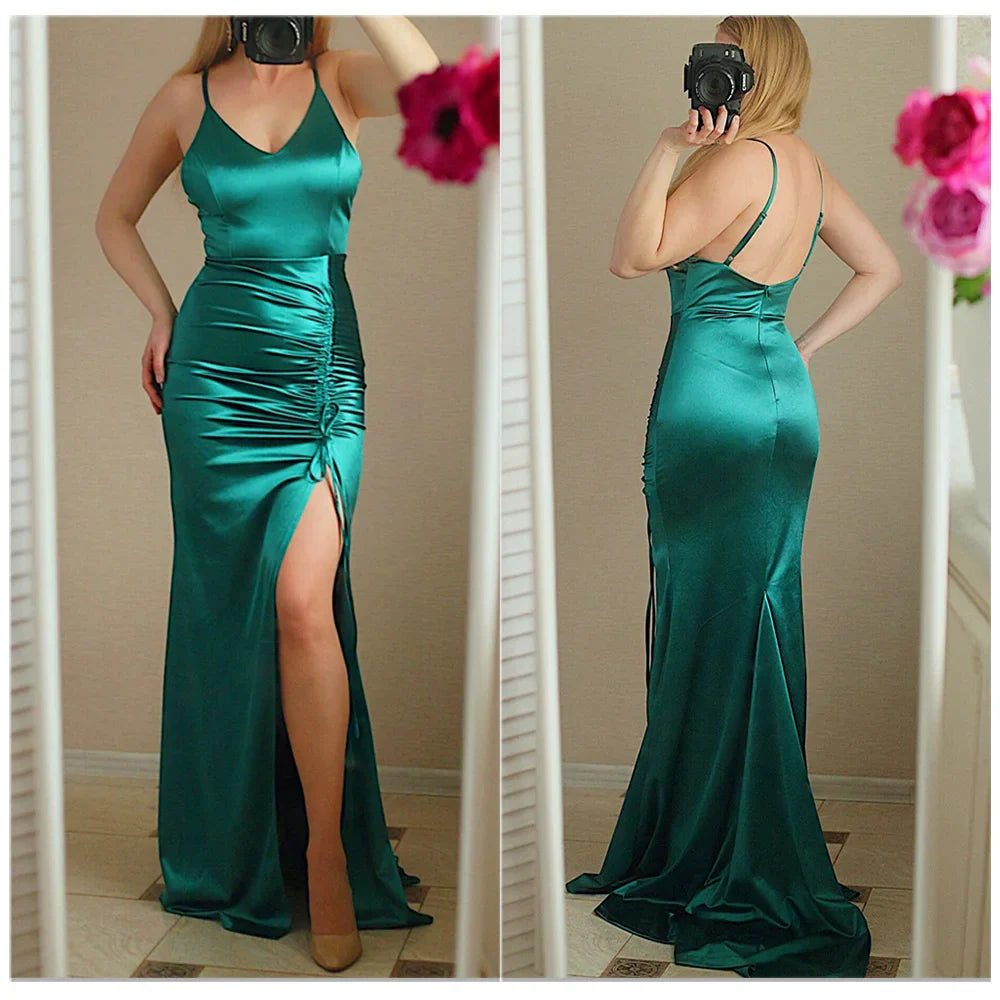 Vestido de Noite Longo Sereia Esmeralda Verde com Cordão Drapeado, Decote V, Fenda e Cetim Elástico para Festa de Casamento Madrinha