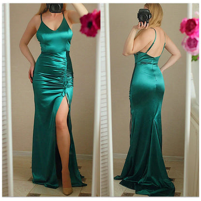 Vestido de Noite Longo Sereia Esmeralda Verde com Cordão Drapeado, Decote V, Fenda e Cetim Elástico para Festa de Casamento Madrinha