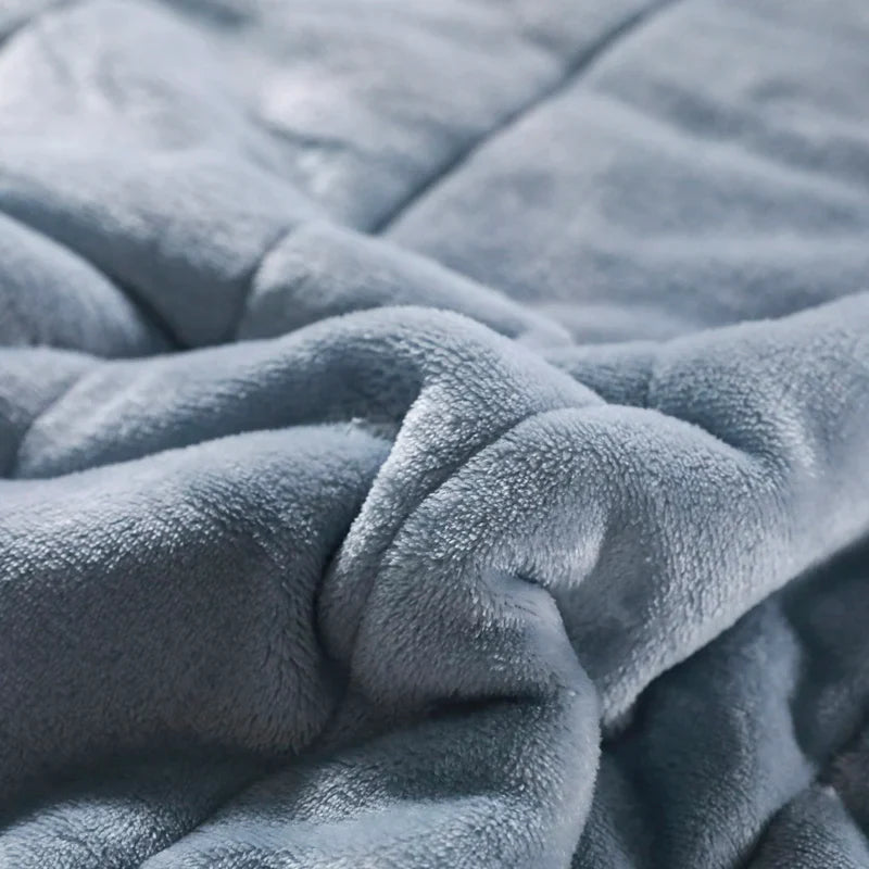 Super Soft Warm Throw Blanket Three-Layer Thick Velvet Solid Color Bedspread Coral Fleece Home Throws Adult Bed Cover Winter