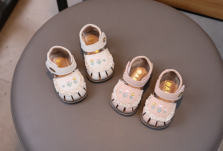 Platform Sandals Retro Children's Shoes Fashion Flroal Sandals for Baby Girl Beach Shoes Beautiful School Kids Shoe Girls H06019